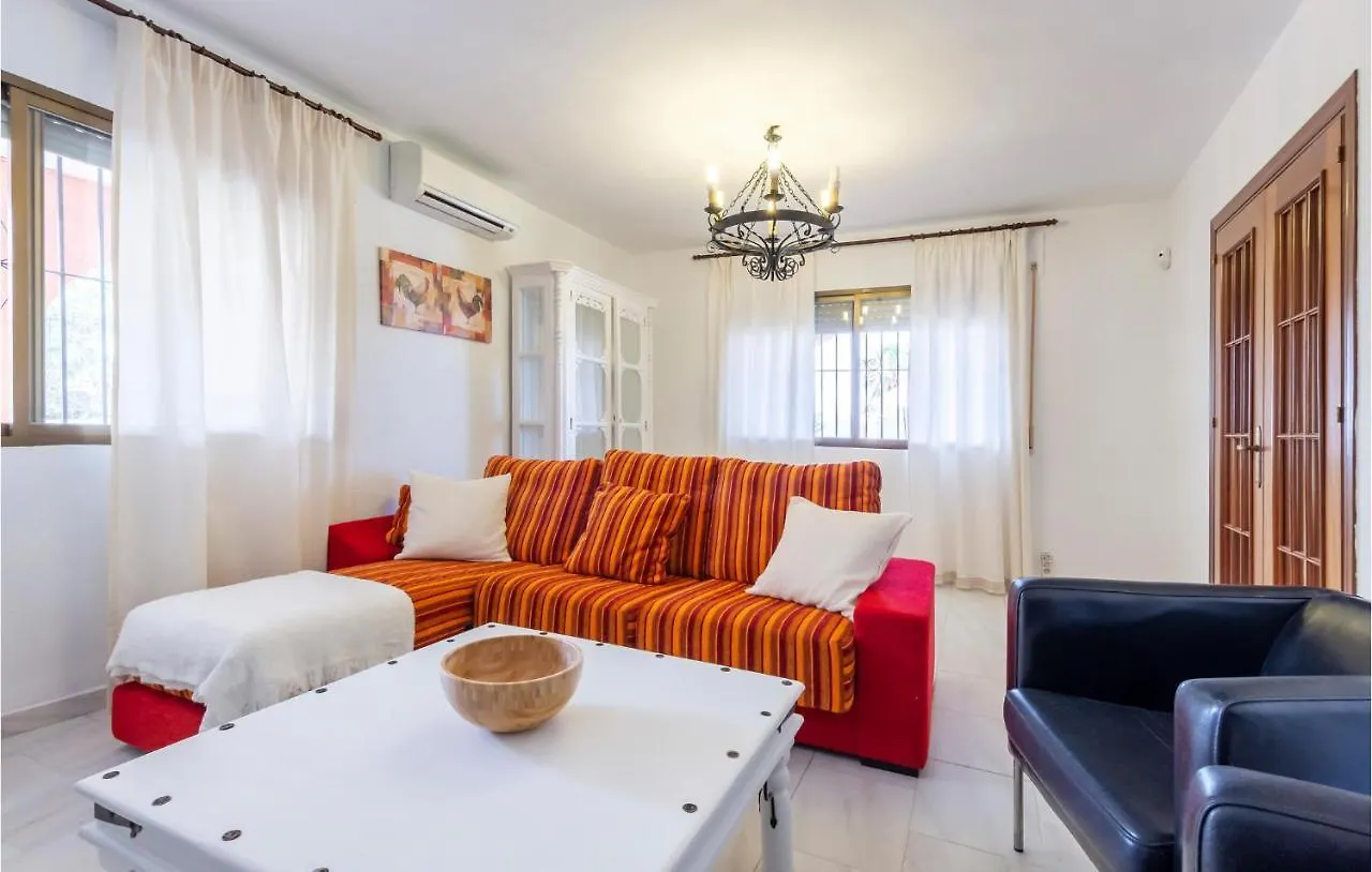 度假居 3 Bedroom Awesome Home In 阿尔豪林德拉托里